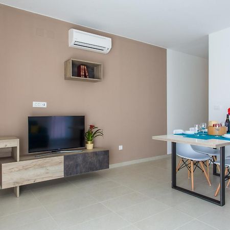 Apartments Viktorija Baska  Exterior photo